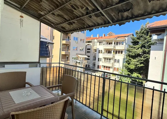 L\'S Apartment