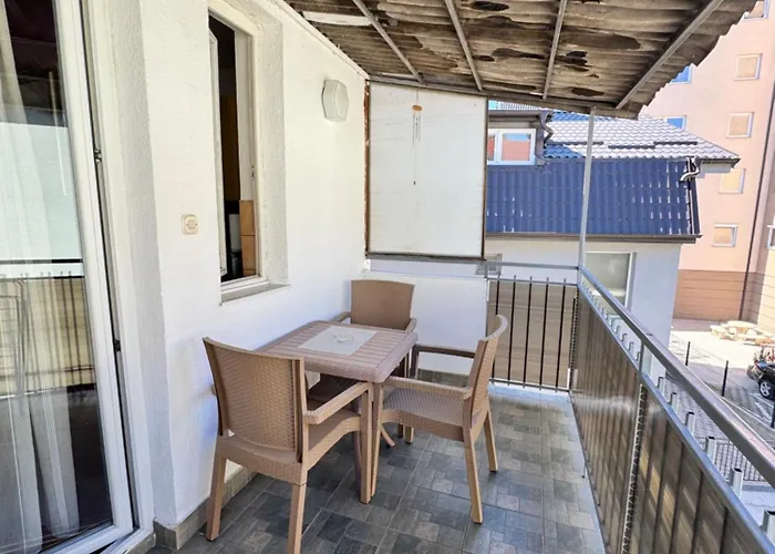 L\'S Apartment
